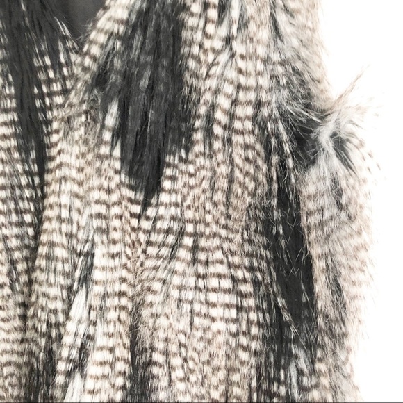 H&M Faux Fur Fluffy Vest - Picture 4 of 10